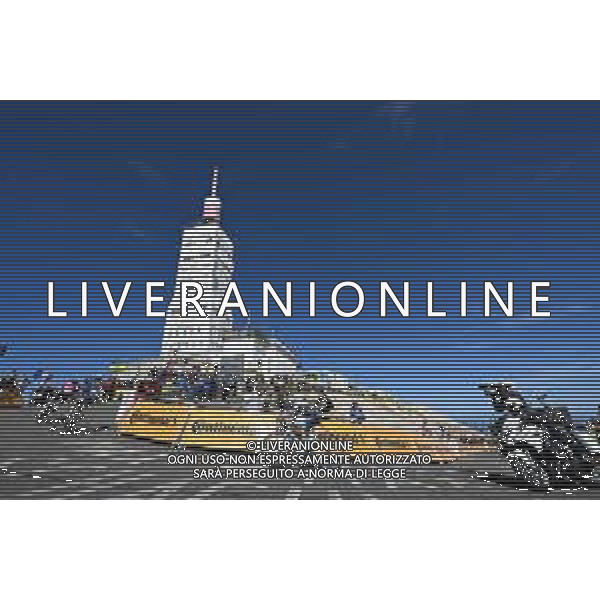 22-07-2025 Tour De France; Tappa 16 Montpellier - Le Mont Ventoux; 2025, Ef Education - Easypost; 2025, Soudal - Quick Step; 2025, Bahrain - Victorious; Healy, Ben; Paret Peintre, Valentin; Buitrago Sanchez, Santiago; Le Mont Ventoux; ©SIROTTI - AGENZIA ALDO LIVERANI SAS