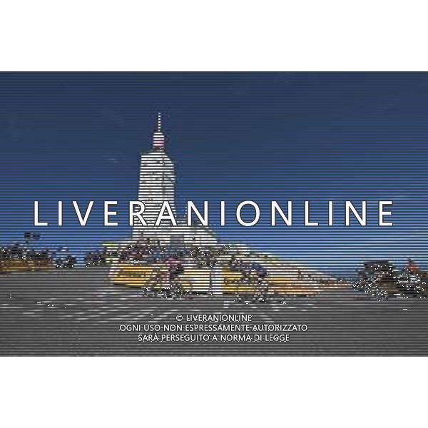 22-07-2025 Tour De France; Tappa 16 Montpellier - Le Mont Ventoux; 2025, Ef Education - Easypost; 2025, Soudal - Quick Step; 2025, Bahrain - Victorious; Healy, Ben; Paret Peintre, Valentin; Buitrago Sanchez, Santiago; Le Mont Ventoux; ©SIROTTI - AGENZIA ALDO LIVERANI SAS