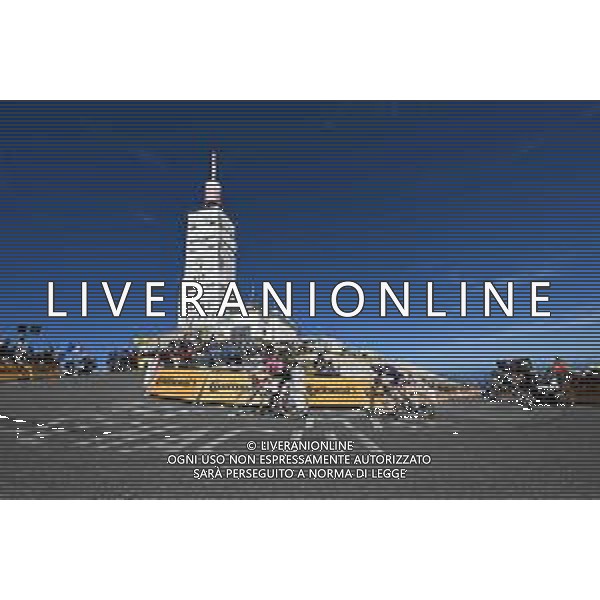 22-07-2025 Tour De France; Tappa 16 Montpellier - Le Mont Ventoux; 2025, Ef Education - Easypost; 2025, Soudal - Quick Step; 2025, Bahrain - Victorious; Healy, Ben; Paret Peintre, Valentin; Buitrago Sanchez, Santiago; Le Mont Ventoux; ©SIROTTI - AGENZIA ALDO LIVERANI SAS