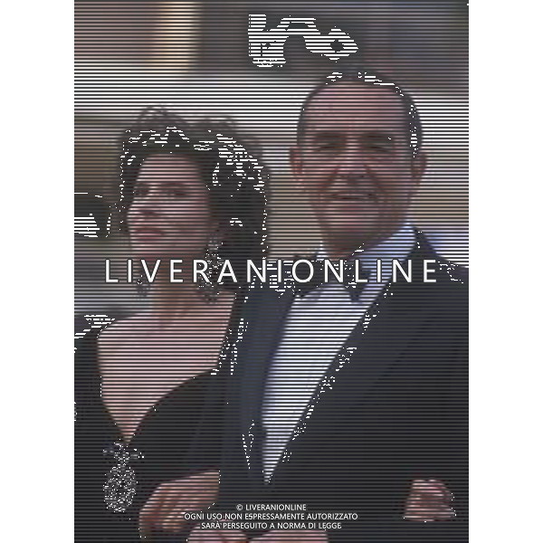 DIAP-RETROSPETTIVA VITTORIO GASSMAN ATTORE NELLA FOTO VITTORIO GASSMAN A CANNES NELL\'ANNO 1987 CON FANNY ARDANT AG ALDO LIVERANI SAS