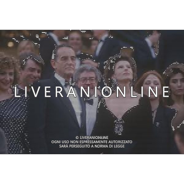 DIAP-RETROSPETTIVA VITTORIO GASSMAN ATTORE NELLA FOTO VITTORIO GASSMAN A CANNES NELL\'ANNO 1987 CON ETTORE SCOLA-STEFANIA SANDRELLI E OTTAVIA PICCOLO AG ALDO LIVERANI SAS