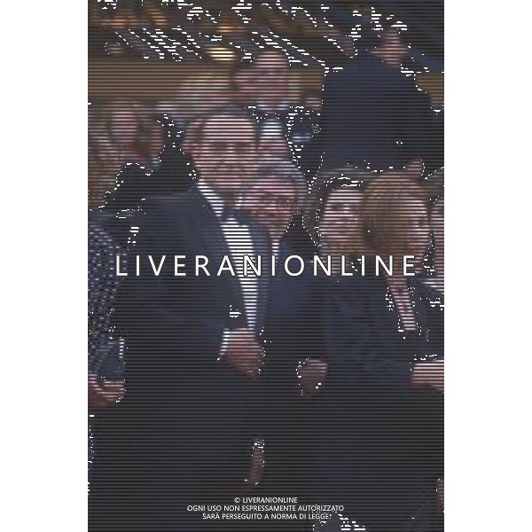 DIAP-RETROSPETTIVA VITTORIO GASSMAN ATTORE NELLA FOTO VITTORIO GASSMAN A CANNES NELL\'ANNO 1987 CON ETTORE SCOLA-STEFANIA SANDRELLI E OTTAVIA PICCOLO AG ALDO LIVERANI SAS