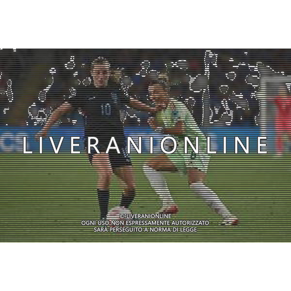 TVRG Inghilterra vs Italia nella foto Ella Toone (Inghilterra) e Arianna Caruso (Italia) Ginevra (SVI) 22-07-2025 Stadio di Ginevra Inghilterra vs Italia Semifinale Campionati Europei femminili UEFA Euro 2025 foto Roberto Garavaglia/Agenzia Aldo Liverani sas