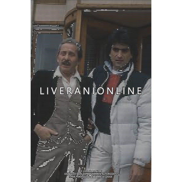DIAP-RETROSPETTIVA DOMENICO MODUGNO CANTANTE NELLA FOTO DOMENICO MODUGNO CON TOTO COTUGNO A SANREMO NELL\'ANNO 1983 AG ALDO LIVERANI SAS