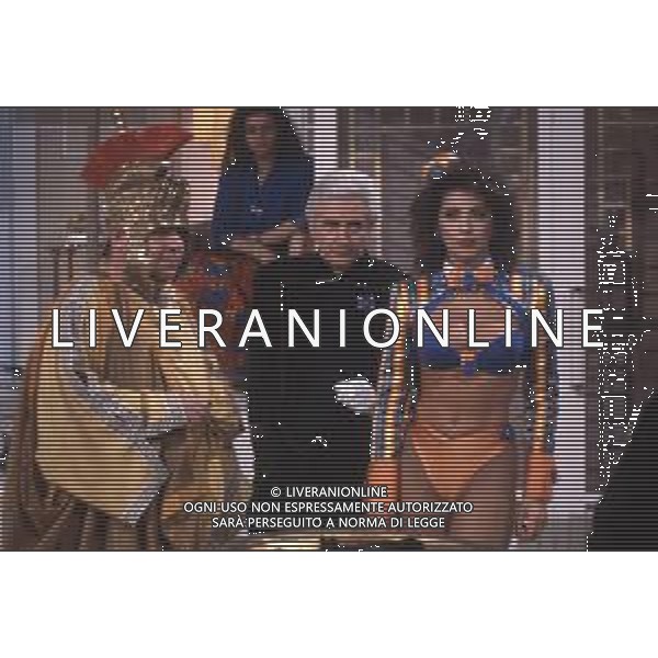 DIAP-RETROSPETTIVA SABRINA SALERNO CANTANE E ATTRICE NELLA FOTO SABRINA SALERNO NELLA TRASMISSIONE “GRAND HOTEL“ NELL\'ANNO 1983 AG ALDO LIVERANI SAS