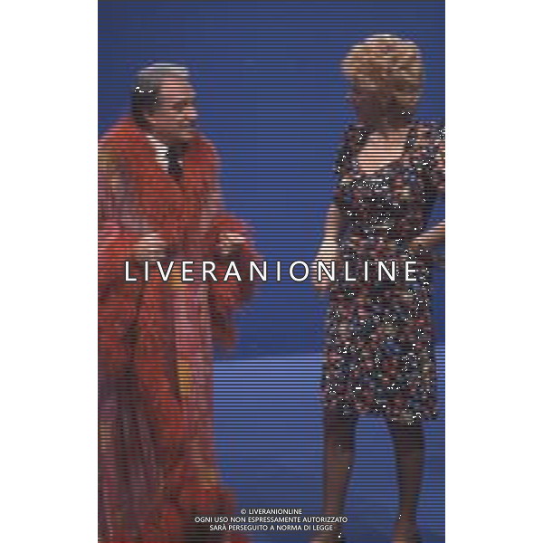 DIAP-RETROSPETTIVA UGO TOGNAZZI ATTORE NELLA FOTO UGO TOGNAZZI CON SANDRA MILO NELLA TRASMISSIONE TELEVISIVA “ MIXER“A ROMA NELL\'ANNO 1983 FOTO EDGARDO DELLA SCORCIOSA-AG ALDO LIVERANI SAS