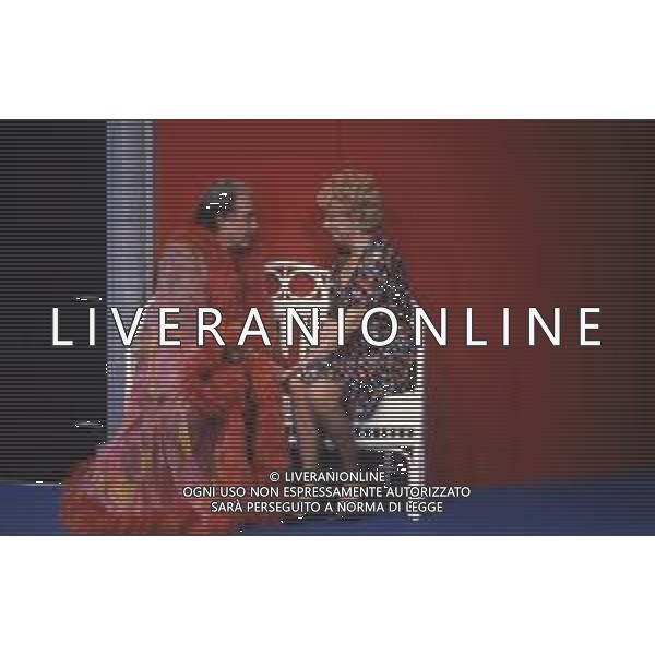 DIAP-RETROSPETTIVA UGO TOGNAZZI ATTORE NELLA FOTO UGO TOGNAZZI CON SANDRA MILO NELLA TRASMISSIONE TELEVISIVA “ MIXER“A ROMA NELL\'ANNO 1983 FOTO EDGARDO DELLA SCORCIOSA-AG ALDO LIVERANI SAS