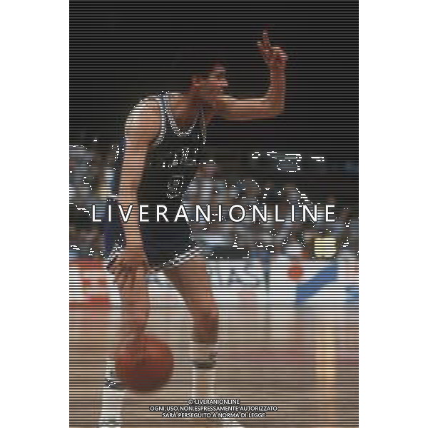 DIAP-RETROSPETTIVA ROBERTO BRUNAMONTI BASKET NELLA FOTO ROBERTO BRUNAMONTI CON LA MAGLIA DELLA NAZIONALE ITALIANA AG ALDO LIVERANI SAS