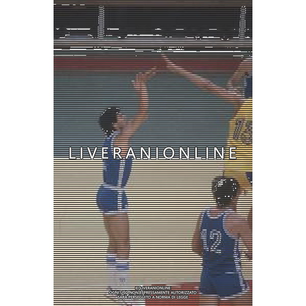DIAP-RETROSPETTIVA ROBERTO BRUNAMONTI BASKET NELLA FOTO ROBERTO BRUNAMONTI CON LA MAGLIA DELLA NAZIONALE ITALIANA OLIMPIADI DI MOSCA ANNO 1980 AG ALDO LIVERANI SAS