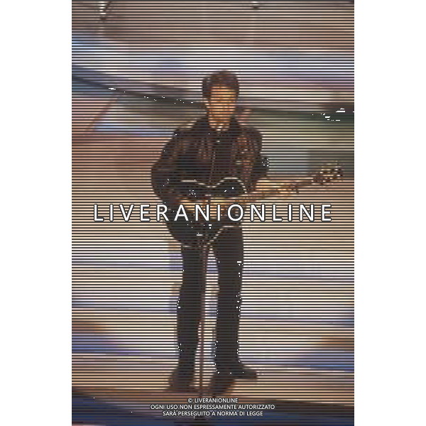DIAP-RETROSPETTIVA SERGIO CAPUTO CANTANTE NELLA FOTO SERGIO CAPUTO A SANREMO NELL\'ANNO 1989 AG ALDO LIVERANI SAS