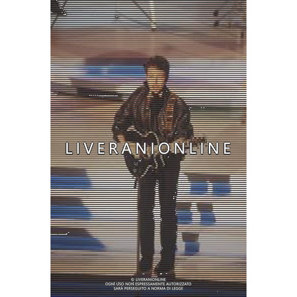 DIAP-RETROSPETTIVA SERGIO CAPUTO CANTANTE NELLA FOTO SERGIO CAPUTO A SANREMO NELL\'ANNO 1989 AG ALDO LIVERANI SAS
