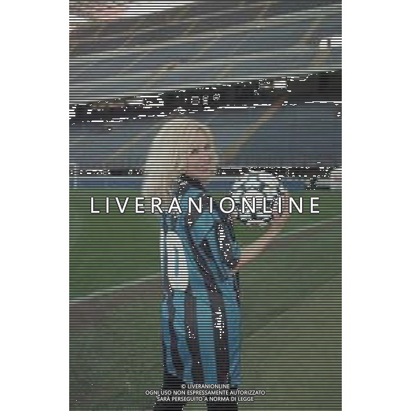 NEG COL-RETROSPETTIVA IVANA SPAGNA CANTANTE NELLA FOTO IVANA SPAGNA ALLO STADIO GIUSEPPE MEAZZA DI MILANO IL GIORNO 26-03-1998 FOTO ENRICO LIVERANI-AG ALDO LIVERANI SAS