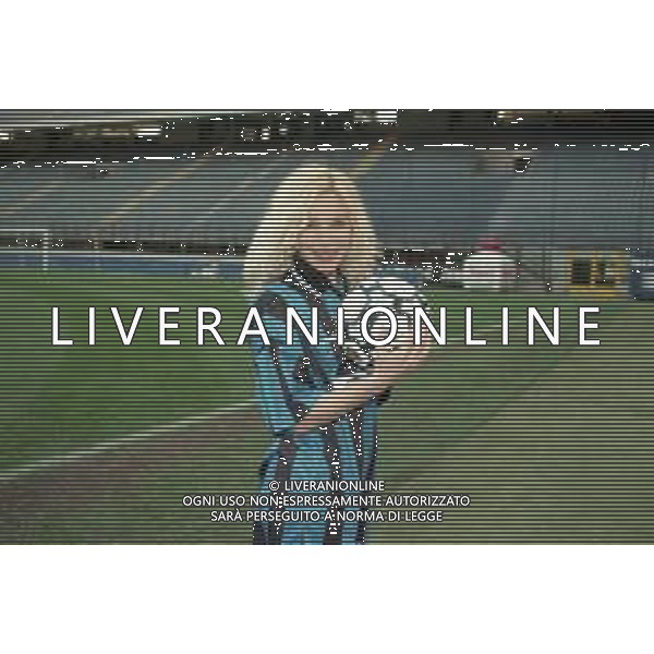NEG COL-RETROSPETTIVA IVANA SPAGNA CANTANTE NELLA FOTO IVANA SPAGNA ALLO STADIO GIUSEPPE MEAZZA DI MILANO IL GIORNO 26-03-1998 FOTO ENRICO LIVERANI-AG ALDO LIVERANI SAS