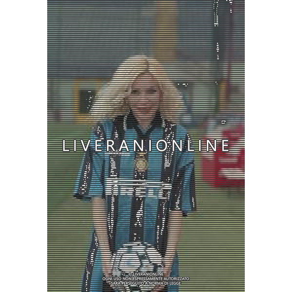 NEG COL-RETROSPETTIVA IVANA SPAGNA CANTANTE NELLA FOTO IVANA SPAGNA ALLO STADIO GIUSEPPE MEAZZA DI MILANO IL GIORNO 26-03-1998 FOTO ENRICO LIVERANI-AG ALDO LIVERANI SAS