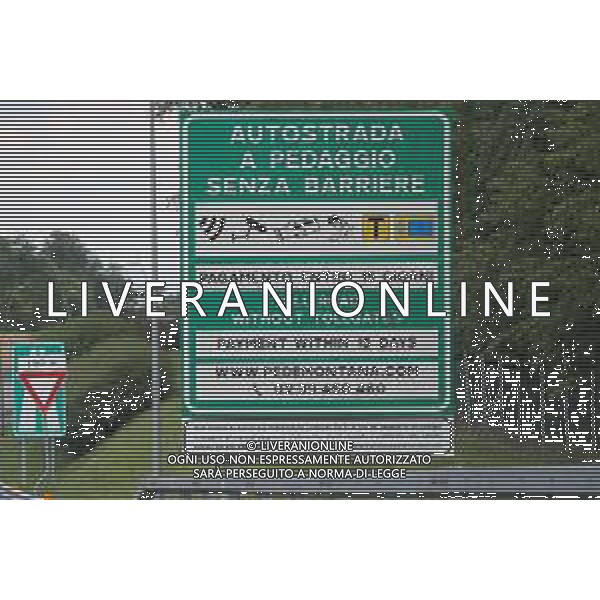 TVRCOR Autostrada Pedeomontana Lombarda (Mozzate - CO) 24-07-2025 nella foto cartello stradale autostrada a pedaggio senza barriere FOTO ROBERTA CORRADIN-AG ALDO LIVERANI SAS