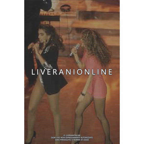 DIAP-RETROSPETTIVA SABRINA SALERNO CANTANTE E ATTRICE NELLA FOTO SABRINA SALERNO CON JO SQUILLO A SANREMO NELL\'ANNO 1989 AG ALDO LIVERANI SAS