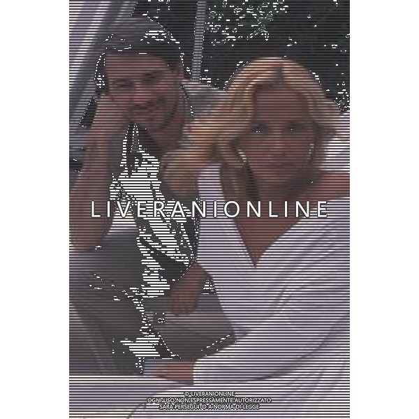 DIAP-RETROSPETTIVA RICKY TOGNAZZI ATTORE NELLA FOTO RICKY TOGNAZZI CON SIMONA IZZO A CANNES NELL\'ANNO 1989 AG ALDO LIVERANI SAS  