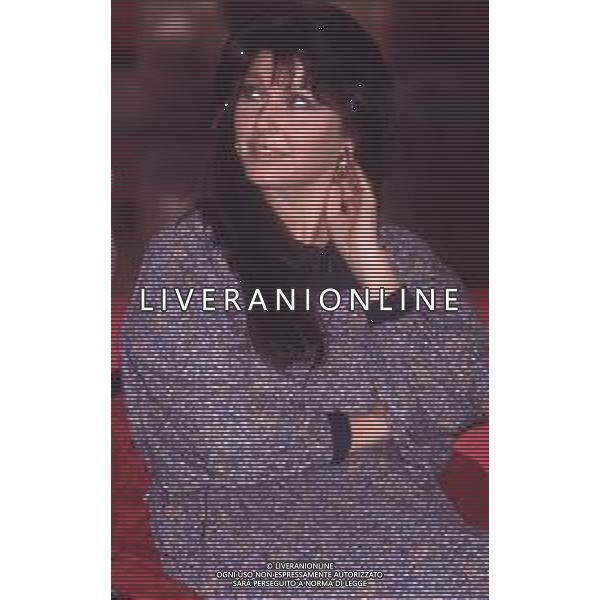 DIAP-RETROSPETTIVA CLAUDIA MORI ATTRICE E CANTANTE NELLA FOTO CLAUDIA MORI NEL PROGRAMMA TELEVISIVO “ DUDU DUDU\' “ NELL\'ANNO 1990 AG ALDO LIVERANI SAS