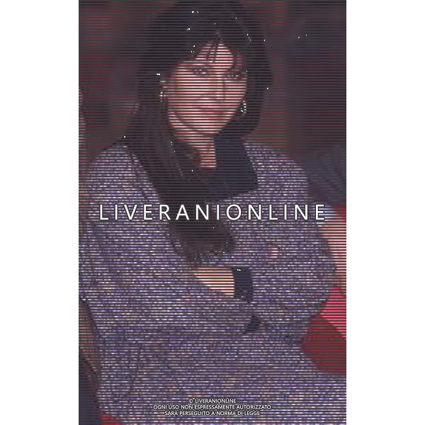 DIAP-RETROSPETTIVA CLAUDIA MORI ATTRICE E CANTANTE NELLA FOTO CLAUDIA MORI NEL PROGRAMMA TELEVISIVO “ DUDU DUDU\' “ NELL\'ANNO 1990 AG ALDO LIVERANI SAS