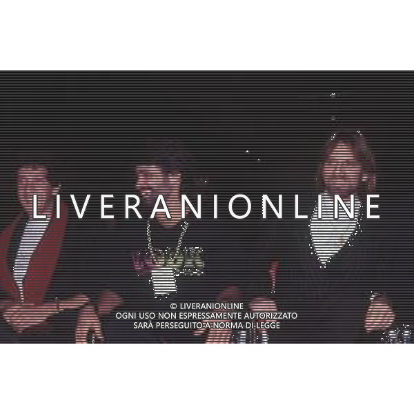 DIAP-RETROSPETTVA EUGENIO BENNATO CANTANTE NELLA FOTO EUGENIO BENNATO A SANREMO NELL\'ANNO 1990 CON TONY ESPOSITO AG ALDO LIVERANI SAS
