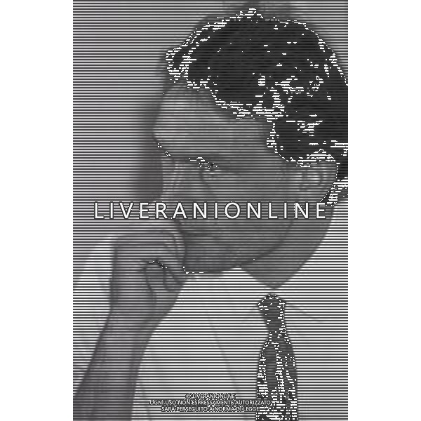 NEG-RETROSPETTIVA PREBEN LARSEN ELKJAER CALCIATORE NELLA FOTO PREBEN LARSEN ELKJAER A VERONA IN FAMIGLIA IL GIORNO 07-01-1988 AG ALDO LIVERANI SAS