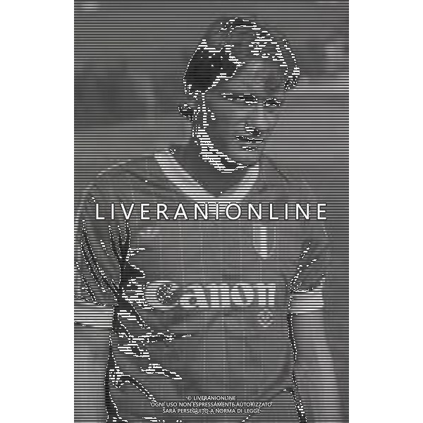 NEG-RETROSPETTIVA PREBEN LARSEN ELKJAER CALCIATORE NELLA FOTO PREBEN LARSEN ELKJAER CON LA MAGLIA DEL VERONA CALCIO AG ALDO LIVERANI SAS