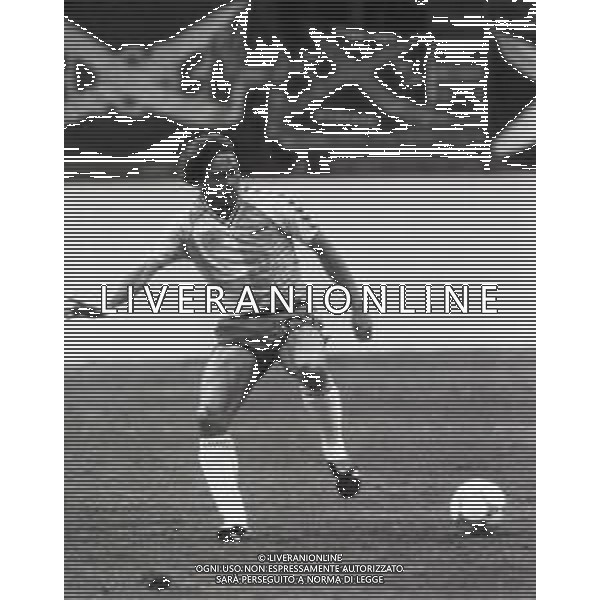 NEG-RETROSPETTIVA PREBEN LARSEN ELKJAER CALCIATORE NELLA FOTO PREBEN LARSEN ELKJAER CON LA MAGLIA DELLA NAZIONALE DELLA DANIMARCA ANNO 1986 AG ALDO LIVERANI SAS