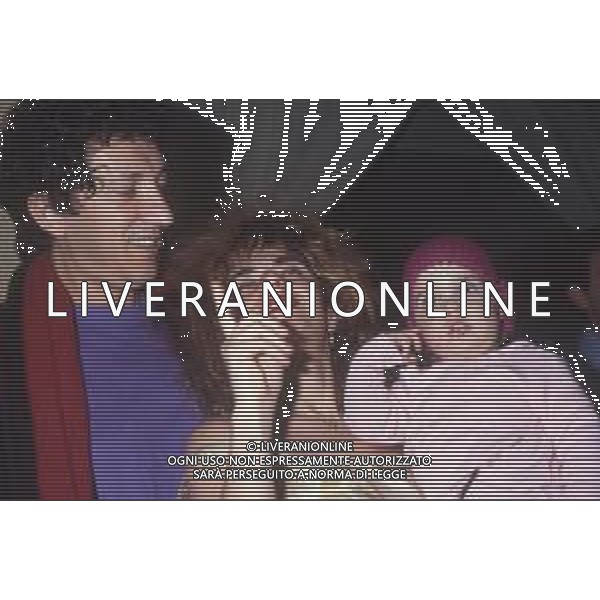 DIAP-RETROSPETTIVA EUGENIO BENNATO CANTANTE NELLA FOTO EUGENIO BENNATO CON LA FAMIGLIA AL FESTIVAL DI SANREMO NELL\'ANNO 1990 AG ALDO LIVERANI SAS