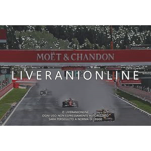 Lando Norris (GBR) McLaren MCL39 at the start of the race. 27.07.2025. Formula 1 World Championship, Rd 13, Belgian Grand Prix, Spa Francorchamps, Belgium, Race Day. - www.xpbimages.com, EMail: requests@xpbimages.com © Copyright: Batchelor / XPB Images ONLY ITALY-AG ALDO LIVERANI SAS