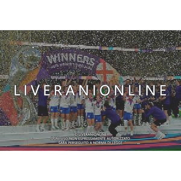 TVEM July 27, 2025 Basel, Switzerland - England vs Spain - Women\'s UEFA Euro 2025 Final match - St. Jakob-Park. In the pic: Match winner England celebrates lifting trophy at St. Jakob‑Park, Basel ©TVEM Emmanuele Mastrodonato - AGENZIA ALDO LIVERANI SAS