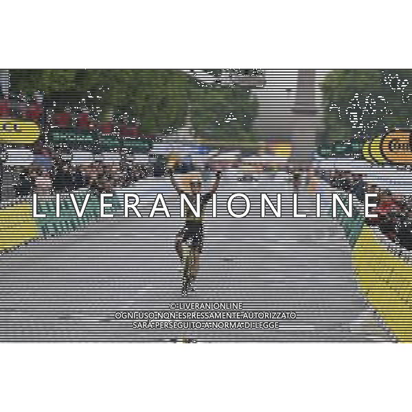 27-07-2025 Tour De France; Tappa 21 Mantes La Ville - Paris; 2025, Visma - Lease A Bike; Van Aert, Wout; Paris; ©SIROTTI - AGENZIA ALDO LIVERANI SAS