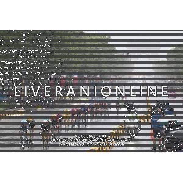 27-07-2025 Tour De France; Tappa 21 Mantes La Ville - Paris; 2025, Uae Team Emirates - Xrg; 2025, Visma - Lease A Bike; Pogacar, Tadej; Van Aert, Wout; Paris; ©SIROTTI - AGENZIA ALDO LIVERANI SAS