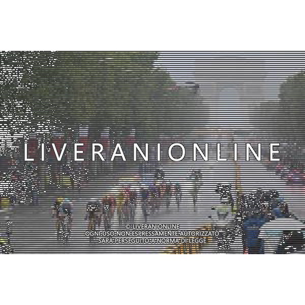 27-07-2025 Tour De France; Tappa 21 Mantes La Ville - Paris; 2025, Uae Team Emirates - Xrg; 2025, Visma - Lease A Bike; Pogacar, Tadej; Van Aert, Wout; Paris; ©SIROTTI - AGENZIA ALDO LIVERANI SAS