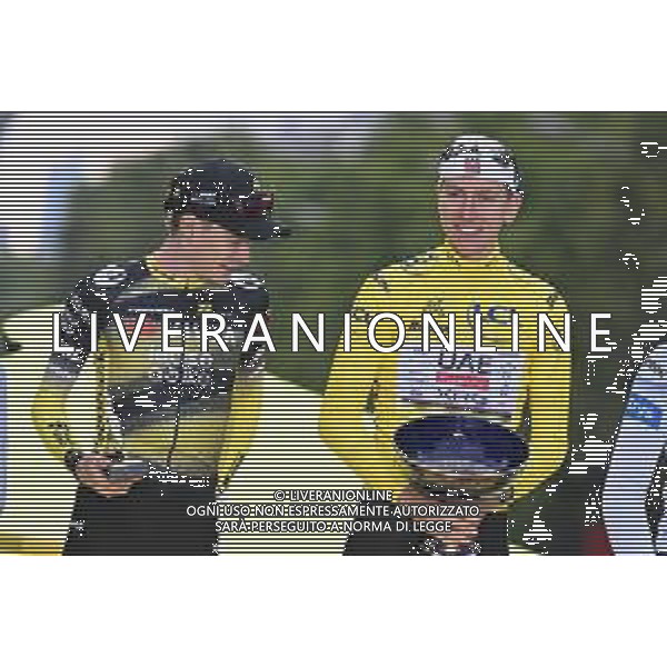 27-07-2025 Tour De France; Tappa 21 Mantes La Ville - Paris; 2025, Uae Team Emirates - Xrg; 2025, Visma - Lease A Bike; Pogacar, Tadej; Vingegaard, Jonas; Paris; ©SIROTTI - AGENZIA ALDO LIVERANI SAS