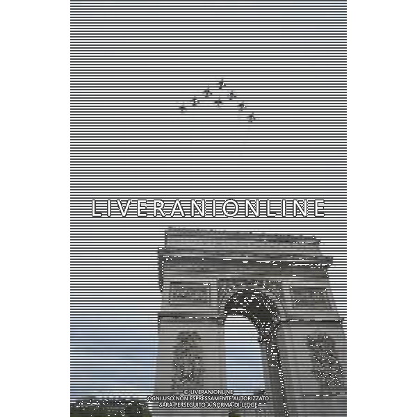 27-07-2025 Tour De France; Tappa 21 Mantes La Ville - Paris; Frecce, Tricolori; Paris - Arc De Triomphe; ©SIROTTI - AGENZIA ALDO LIVERANI SAS