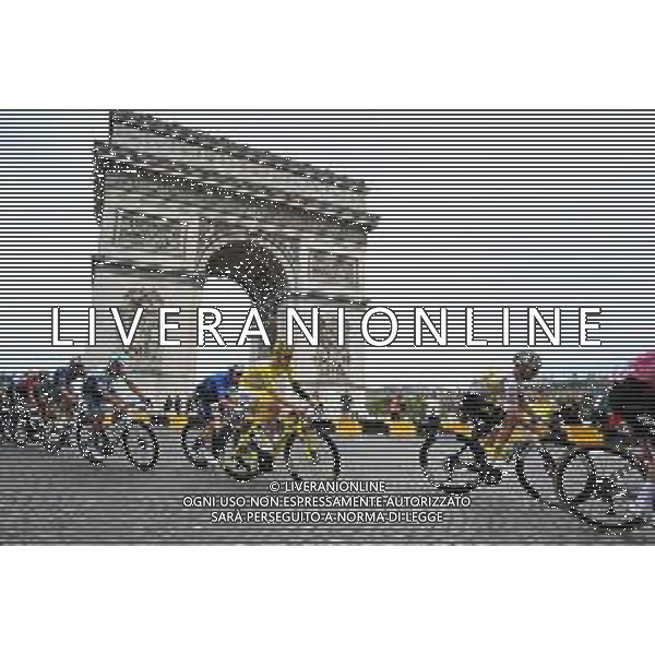 27-07-2025 Tour De France; Tappa 21 Mantes La Ville - Paris; 2025, Uae Team Emirates - Xrg; Pogacar, Tadej; Paris - Arc De Triomphe; ©SIROTTI - AGENZIA ALDO LIVERANI SAS