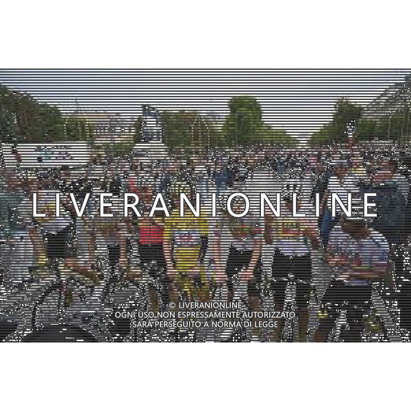 27-07-2025 Tour De France; Tappa 21 Mantes La Ville - Paris; 2025, Uae Team Emirates - Xrg; Pogacar, Tadej; Wellens, Tim; Narvaez, Jhonnatan; Paris; ©SIROTTI - AGENZIA ALDO LIVERANI SAS