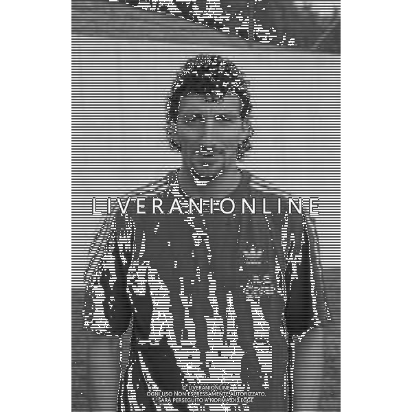 Neg- RETROSPETTIVA DARIO HUBNER CALCIATORE Nella foto DARIO HUBNER CON LA MAGLIA DEL CESENA CALCIO NELL’ANNO 1993-1994 AG ALDO LIVERANI SAS