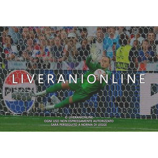 TVEM July 27, 2025 Basel, Switzerland - England vs Spain - Women\'s UEFA Euro 2025 Final match - St. Jakob-Park. In the pic: Hannah Hamptonof England save the penalty kick ©Federico Gaetano - AGENZIA ALDO LIVERANI SAS