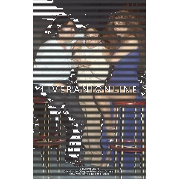 DIAP-RETROSPETTIVA ALIDA CHELLI ATTRICE NELLA FOTO ALIDA CHELLI CON PIPPO BAUDO CON ORESTE LIONELLO NELLA NELL\'ANNO 1985  FOTO EDGARDO DELLA SCORCIOSA-AG ALDO LIVERANI SAS