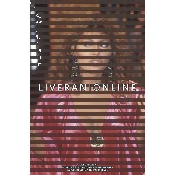 DIAP-RETROSPETTIVA ALIDA CHELLI ATTRICE NELLA FOTO ALIDA CHELLI NELLA TRASMISSIONE TELEVISIVA “METROPOLIS “ NELL\'ANNO 1985 FOTO EDGARDO DELLA SCORCIOSA-AG ALDO LIVERANI SAS