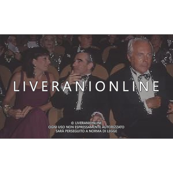DIAP-RETROSPETTIVA MARTIN SCORZESE REGISTA NELLA FOTO MARTIN SCORZESE CON GIORGIO ARMANI E ANGELICA HUSTON A VENEZIA NELL\'ANNO 1990 AG ALDO LIVERANI SAS