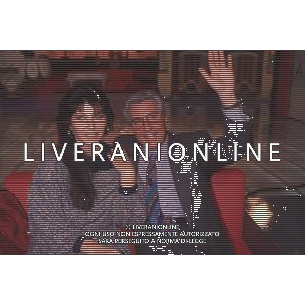 DIAP-RETROSPETTIVA CLAUDIA MORI ATTRICE E CANTANTE NELLA FOTO CLAUDIA MORI CON PINO CARUSO NEL PROGRAMMA TELEVISIVO “ DUDU DUDU\' “ NELL\'ANNO 1990 AG ALDO LIVERANI SAS