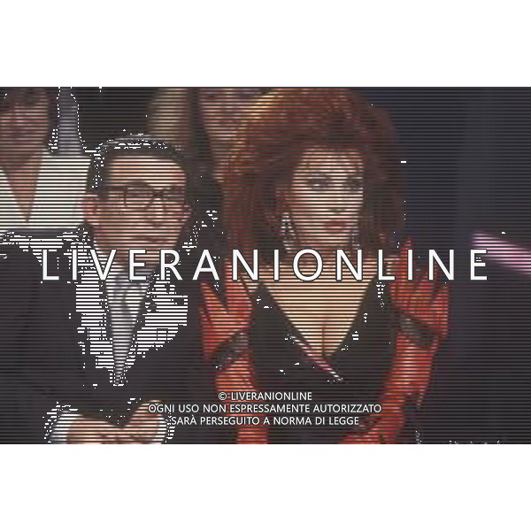 DIAP-RETROSPETTIVA CARMEN RUSSO ATTRICE NELLA FOTO CARMEN RUSSO NELLA TRASMISSIONE TELEVISIVA “UN FANTASTICO TRAGICO VENERDI\'“ NELL\'ANNO 1986-1987 AG ALDO LIVERANI SAS