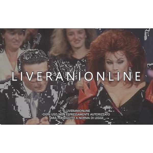 DIAP-RETROSPETTIVA CARMEN RUSSO ATTRICE NELLA FOTO CARMEN RUSSO NELLA TRASMISSIONE TELEVISIVA “UN FANTASTICO TRAGICO VENERDI\'“ NELL\'ANNO 1986-1987 AG ALDO LIVERANI SAS