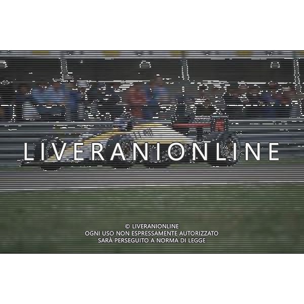 DIAP-RETROSPETTIVA PATRICK TAMBAY PILOTA F1 NELLA FOTO PATRICK TAMBAY NELL\'ANNO 1985 AG ALDO LIVERANI SAS