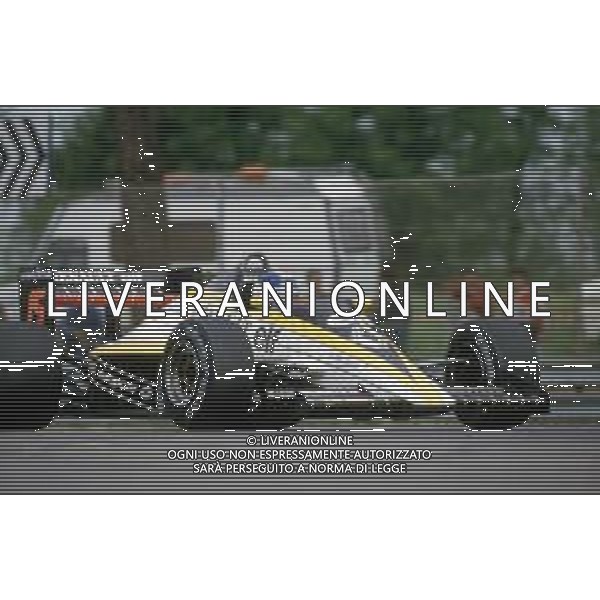 DIAP-RETROSPETTIVA PATRICK TAMBAY PILOTA F1 NELLA FOTO PATRICK TAMBAY NELL\'ANNO 1985 AG ALDO LIVERANI SAS