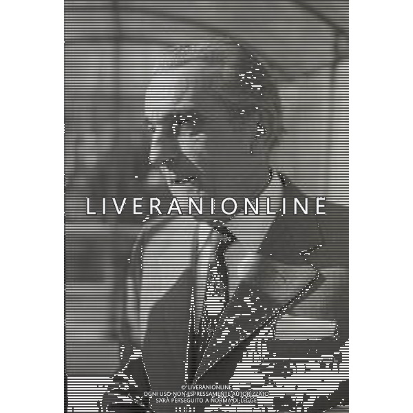 NEG-RETROSPETTIVA DINO VIOLA PRESIDENTE ROMA CALCIO NELLA FOTO DINO VIOLA PRESIDENTE DELLA ROMA CALCIO NELL\'ANNO 1980 A SAN SIRO AG ALDO LIVERANI SAS