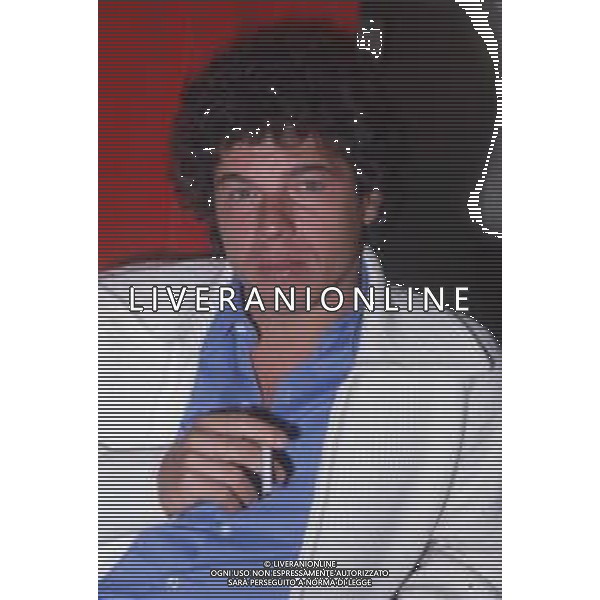 DIAP-RETROSPETTIVA RICCARDO COCCIANTE CANTANTE NELLA FOTO RICCARDO COCCIANTE AL FESTIVAL DI SANREMO NELL\'ANNO 1980 AG ALDO LIVERANI SAS