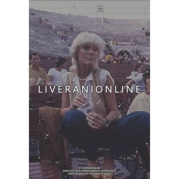 DIAP-RETROSPETTIVA DONATELLA RETTORE CANTANTE NELLA FOTO DONATELLA RETTORE NELL\'ANNO 1980 AL FESTIVALBAR A VERONA  AG ALDO LIVERANI SAS 